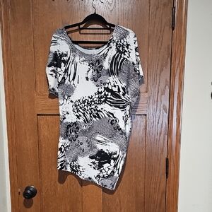 Stylish Black and White Women's Top
